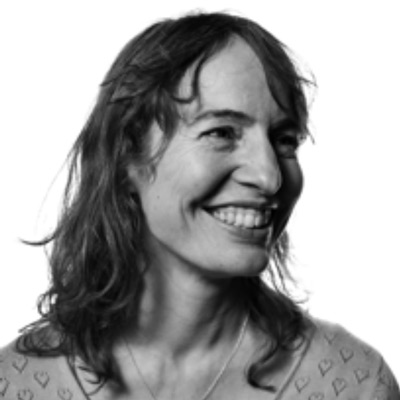 Emilie Piette <i class='pe pe-7s-plus'></i>