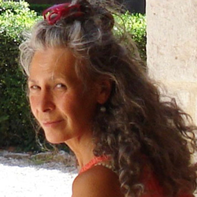 Nathalie Pavlowsky <i class='pe pe-7s-plus'></i>